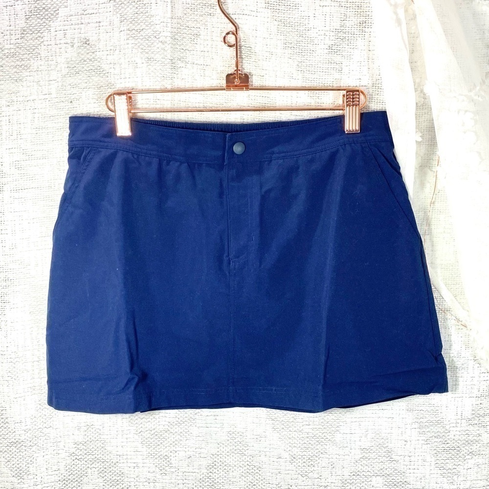 NWOT Lands’ end navy athletic skort size 4